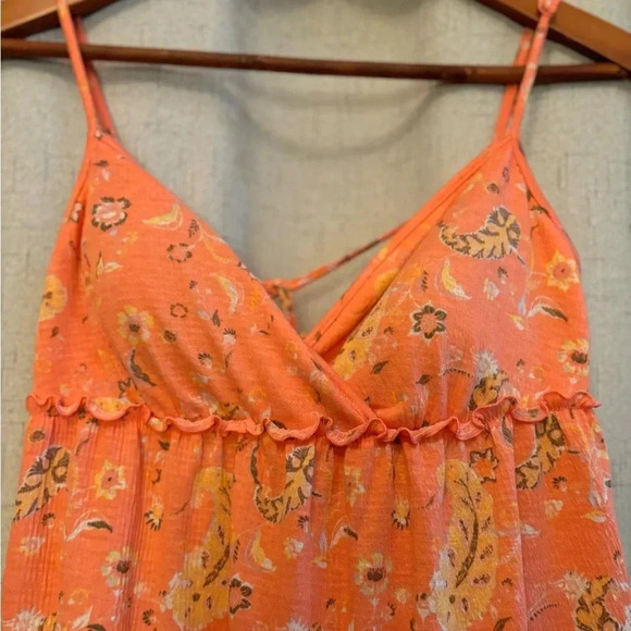 “So” Mini Sundress. Size XS (Junior). Coral /Peach and floral design. - Picture 4 of 7
